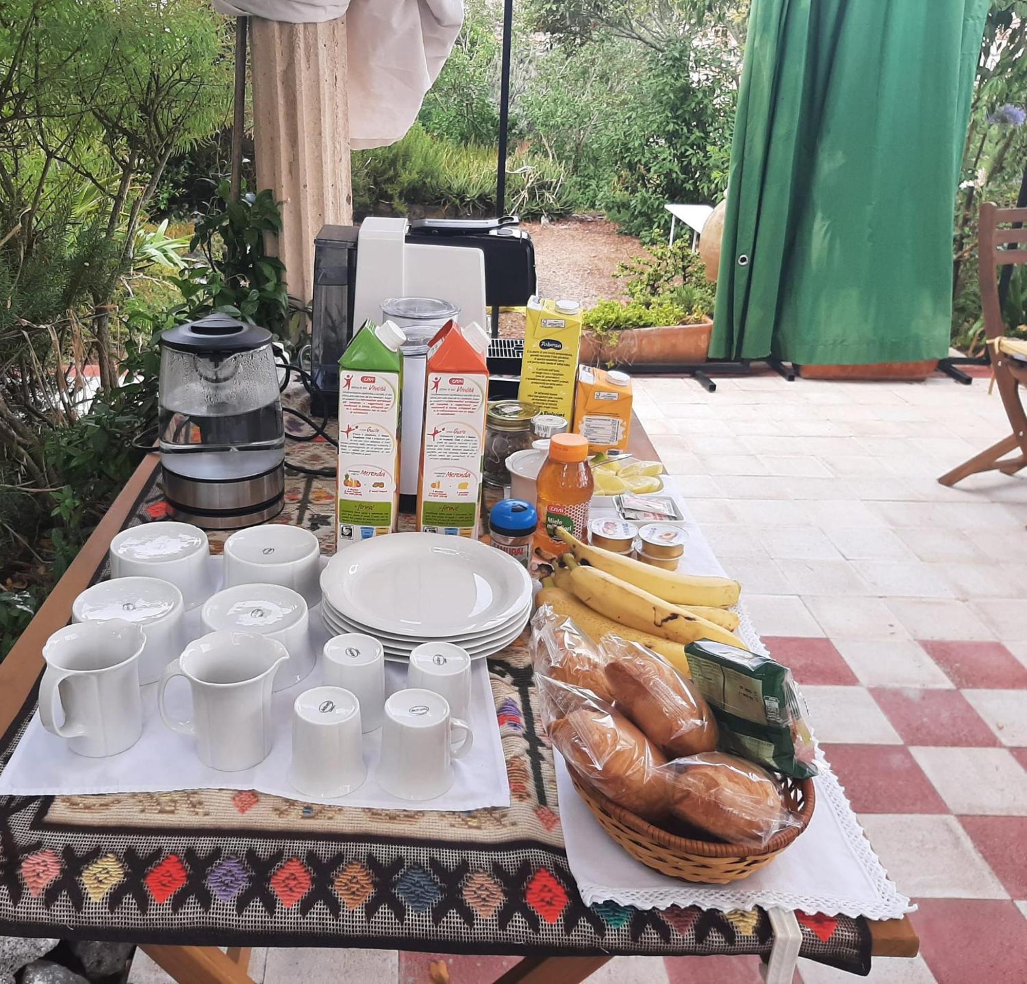 B&B Il Giardino Del Barone Pozzomaggiore Ngoại thất bức ảnh